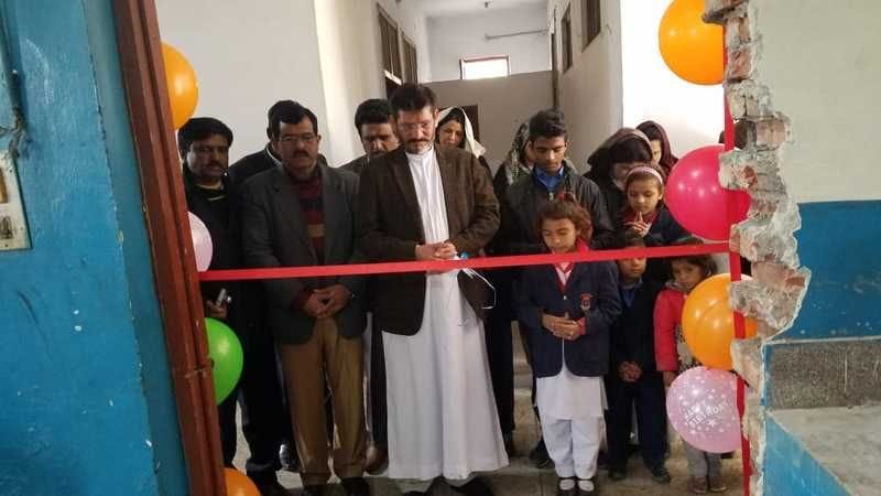 Francis Douglas helping twinned school La Salle High School Malkhanwala Francis Douglas helping twinned school La Salle High School Malkhanwala